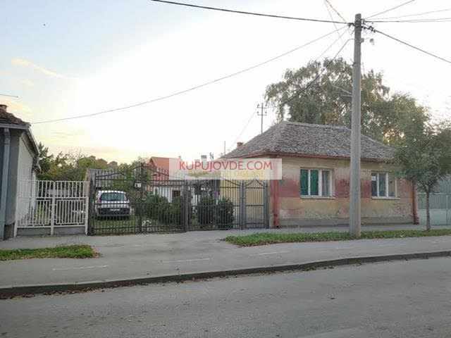Kuća i gradjevinsko zemljište u centru Požarevca
