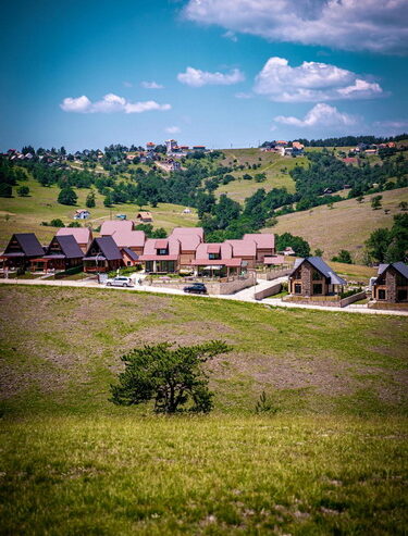 Prodajem kuću/posao na Zlatiboru, Donji Gajevi