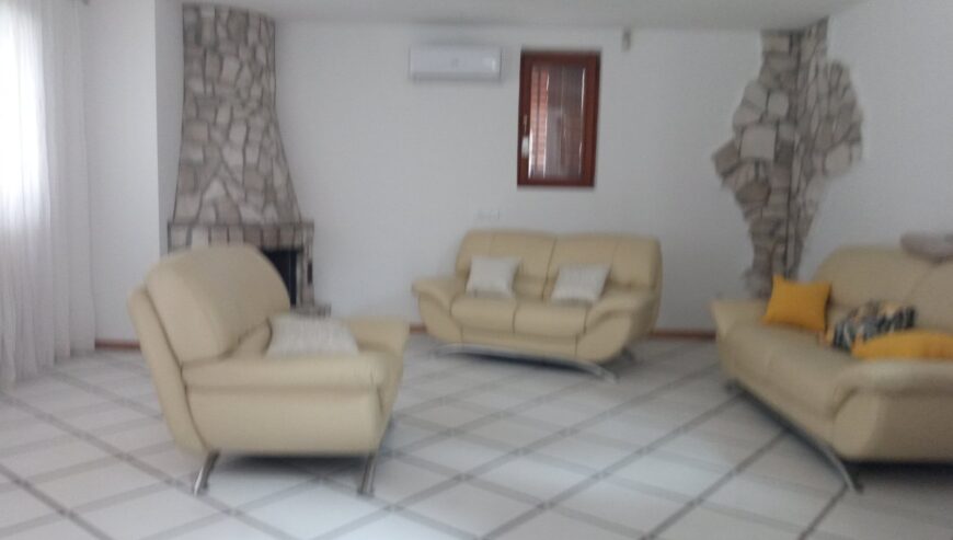 Odlicna kuca na Policama, Trebinje