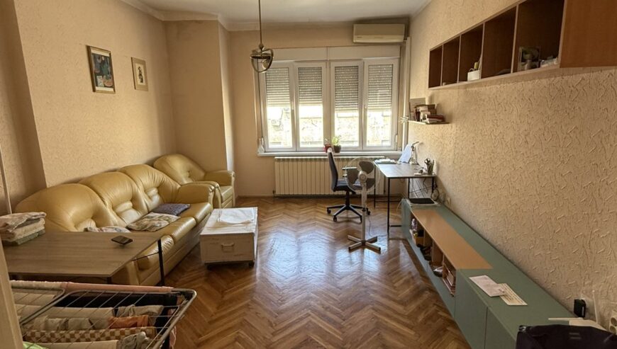 Izdaje se 1,5 namesten stan, ul. Kraljice Natalije