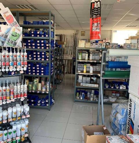 Lokal i kuća, Lazarevac, Beograd
